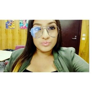 Meet your Posher, Summer